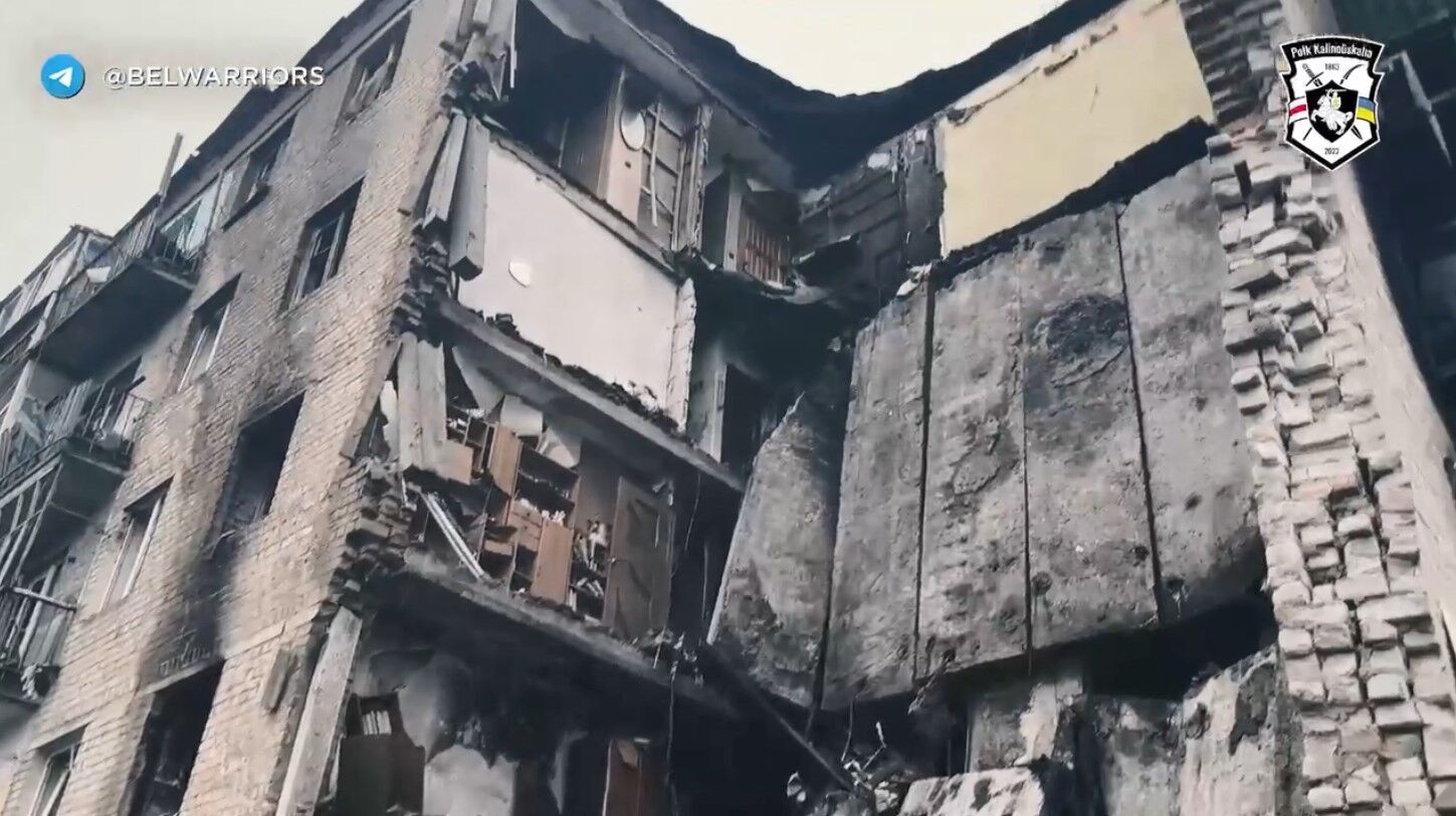 Бойцы Полка Калиновского показали Бахмут: город – в обороне, позиции – в грязи (видео)