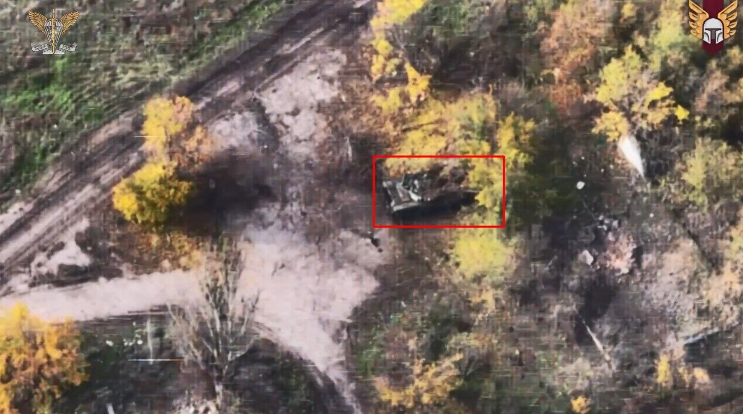 Танк РФ уничтожен украинским снарядом