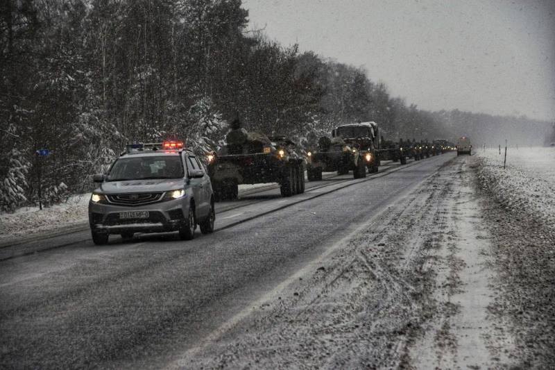 Колонны военной техники на польско-белорусской границе