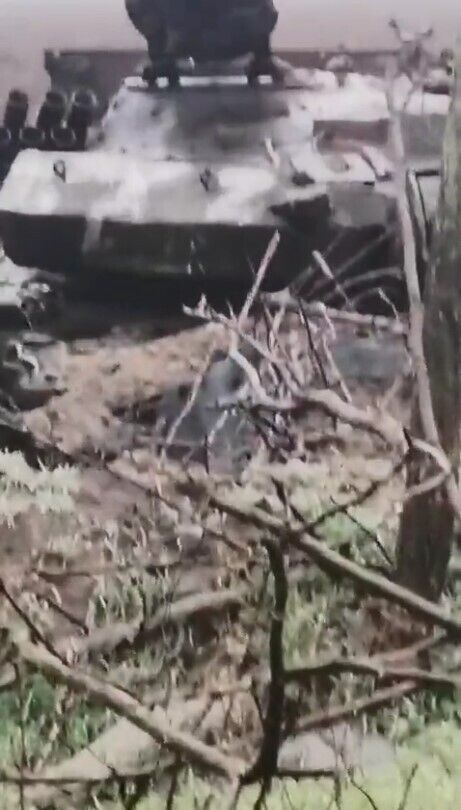 Танк Т-62 армії рф, закопаний на Херсонщині