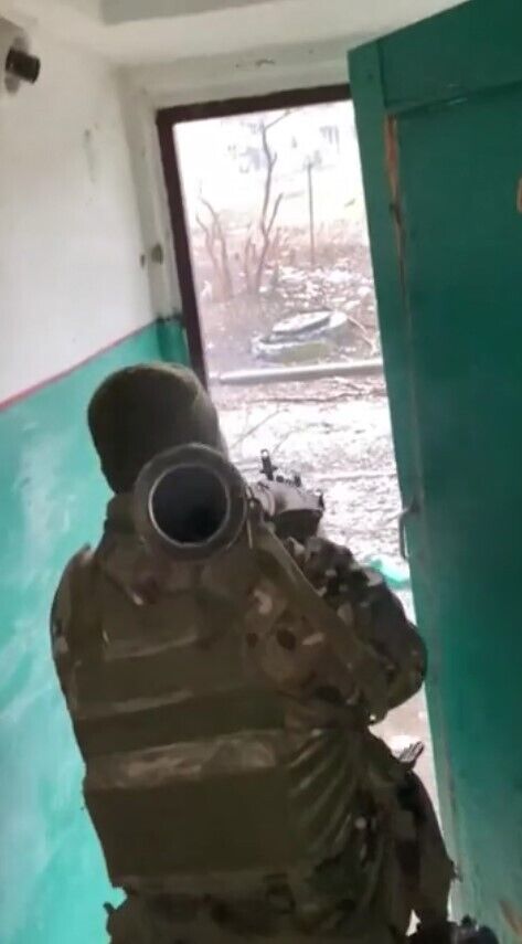 Боец ВСУ с гранатометом