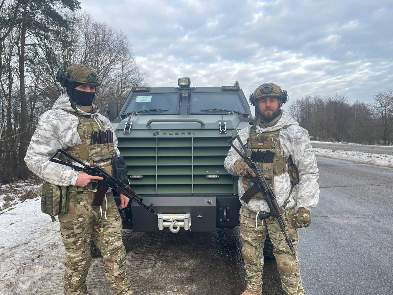 Чернігівські прикордонники отримали бронеавтомобілі Roshel Senator APC - ''машини для апокаліпсису'' (подробиці)