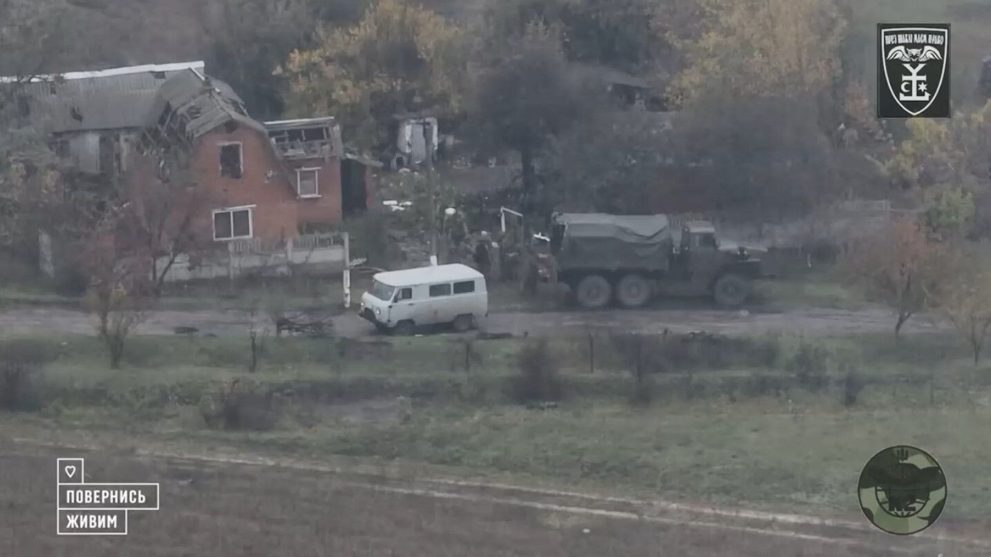 Автівки та жива сила армії рф готуються до штурму позицій ЗСУ
