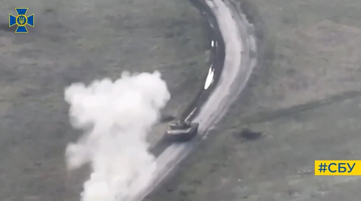 Спецпризначенці ЦСА ''А'' знищили Т-80: спалахнув і танк, і екіпаж (відео від СБУ)
