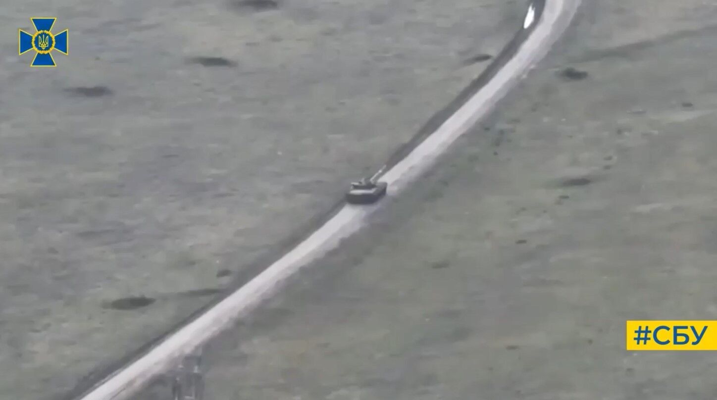 Спецназовцы ЦСА ''А'' уничтожили Т-80: вспыхнул и танк, и экипаж (видео от СБУ)