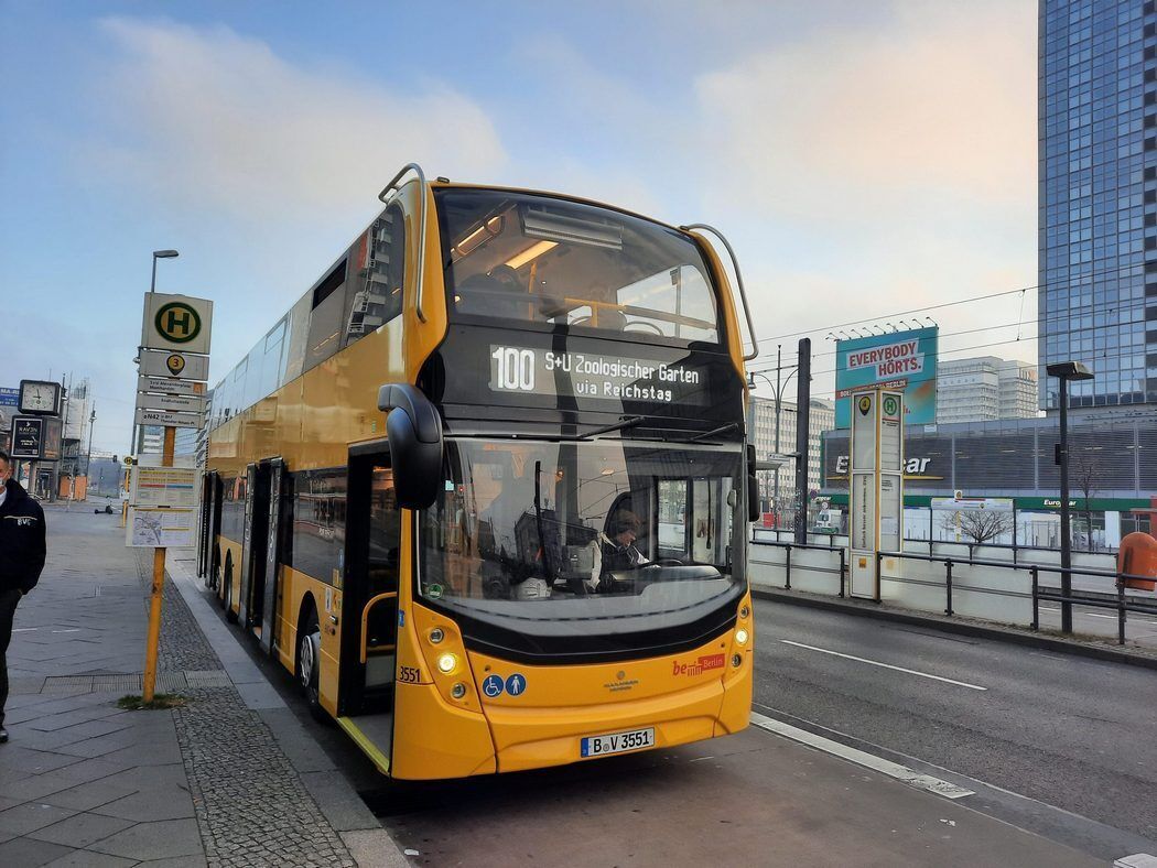 В Києві на маршрутах з'являться двоповерхові автобуси (фото)