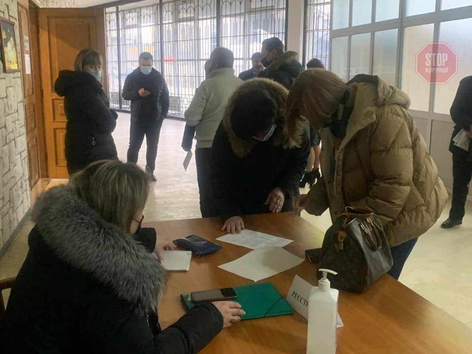  Кількість учасників у протоколі не відповідала&nbsp; кількості зареєстрованих учасників установчих зборів Фото: СтопКор