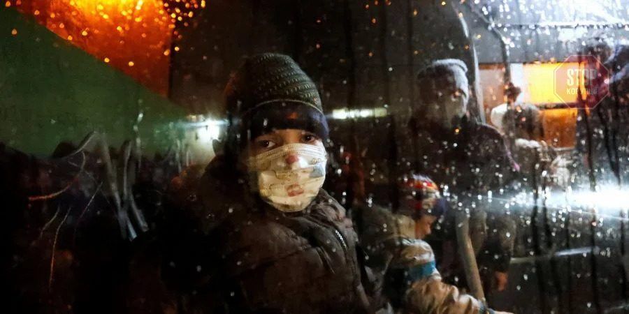  Окупанти вивозять до Росії жителів Донецька Фото: REUTERS