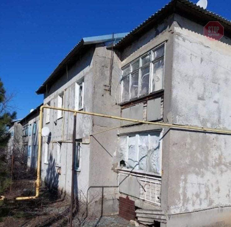  Будинок у обстріляному місті. Фото: Facebook Сергія Гайдая