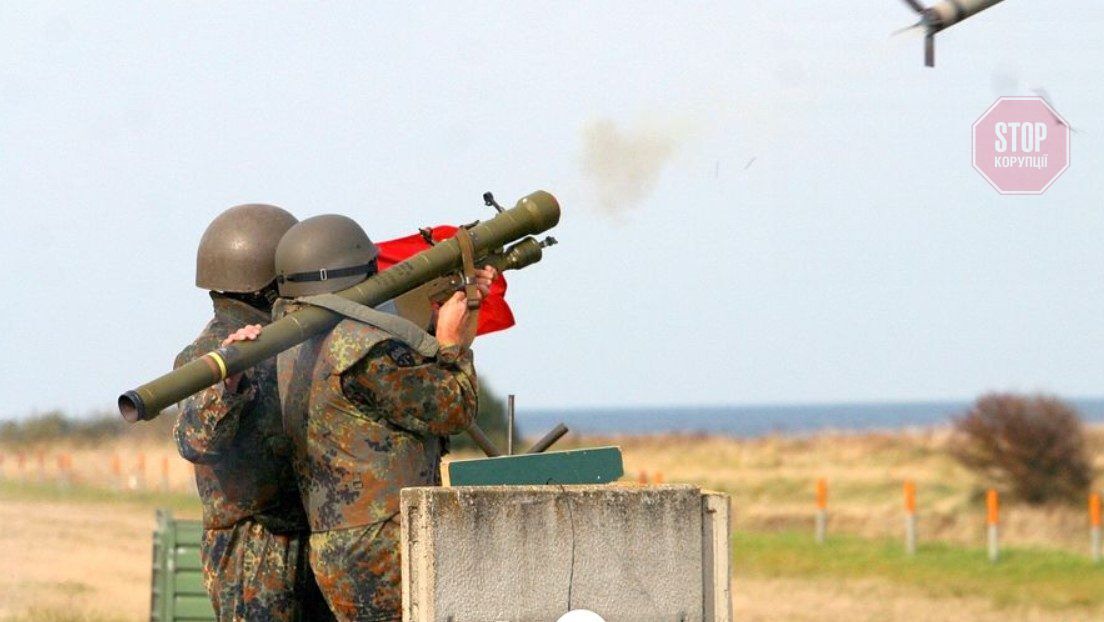 Солдати Німеччини стріляють ''Стрілою'' 17 років тому. Фото: Шпігель