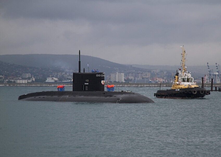 російський військовий підводний човен