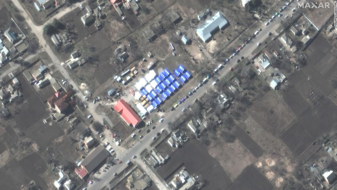 Спутниковые снимки Maxar показывают палаточный городок в Безымянном 22 марта