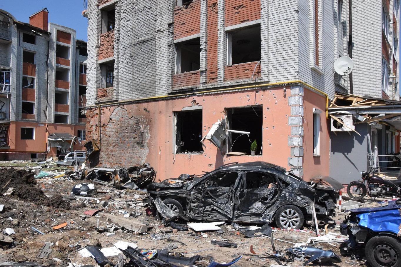 Последствия обстрела рф – город Чортков в Тернопольской области.