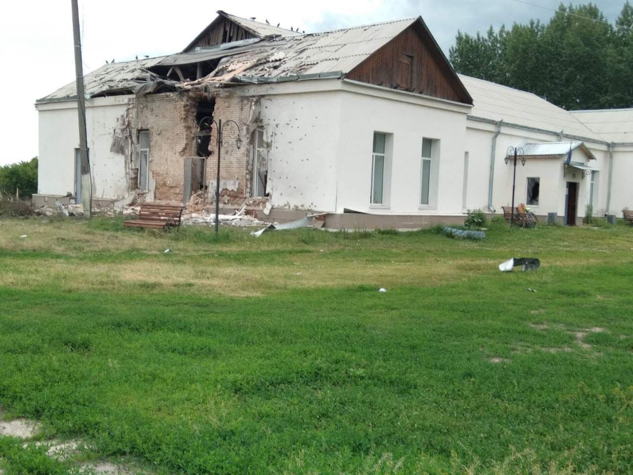 Россияне уничтожили школу и больницу в Сумской области – Живицкий о последствиях ракетных ударов