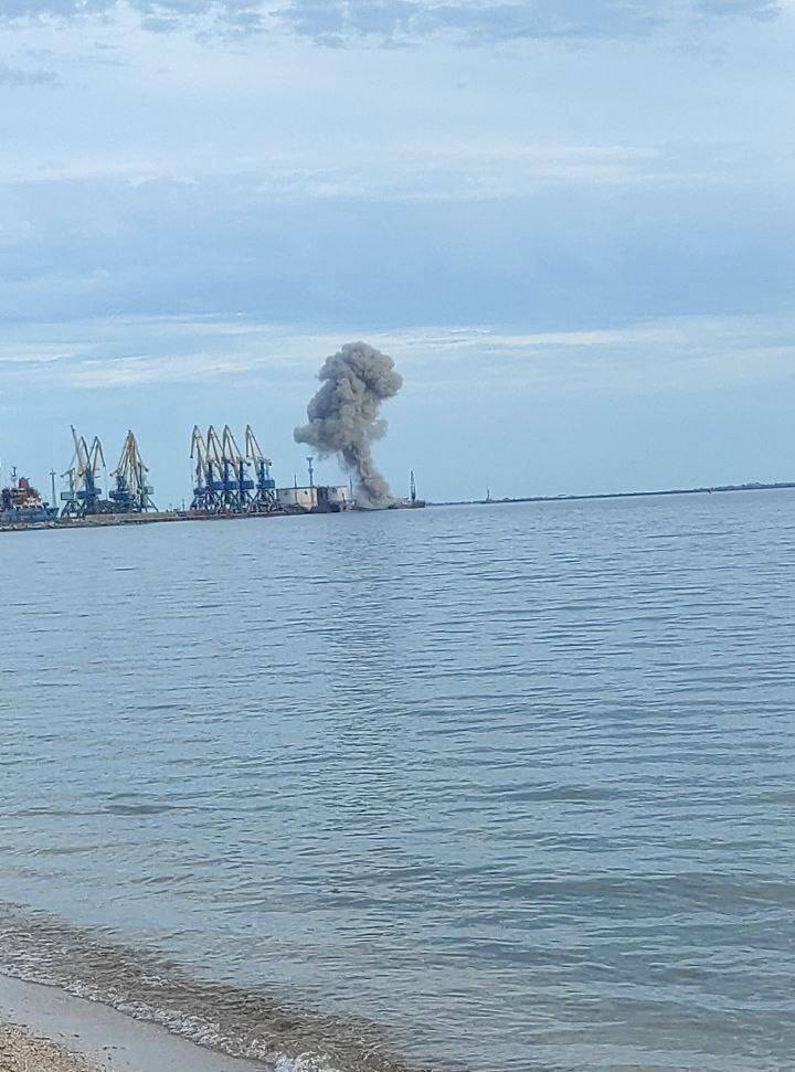 Щось вибухнуло у порту Бердянська – окупанти підозрюють теракт