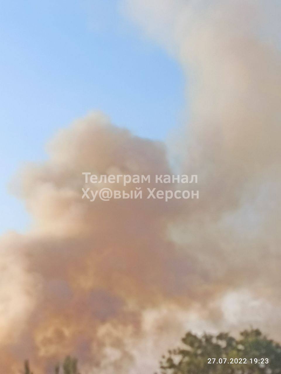 Возле Новой Каховки в селе Чернянка – дым, вероятно, от взрыва: кажется, произошел ''хлопок''