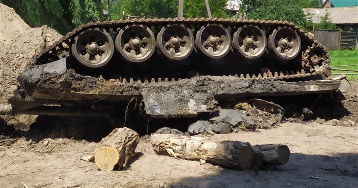 Танк російської армії потонув на Чернігівщині