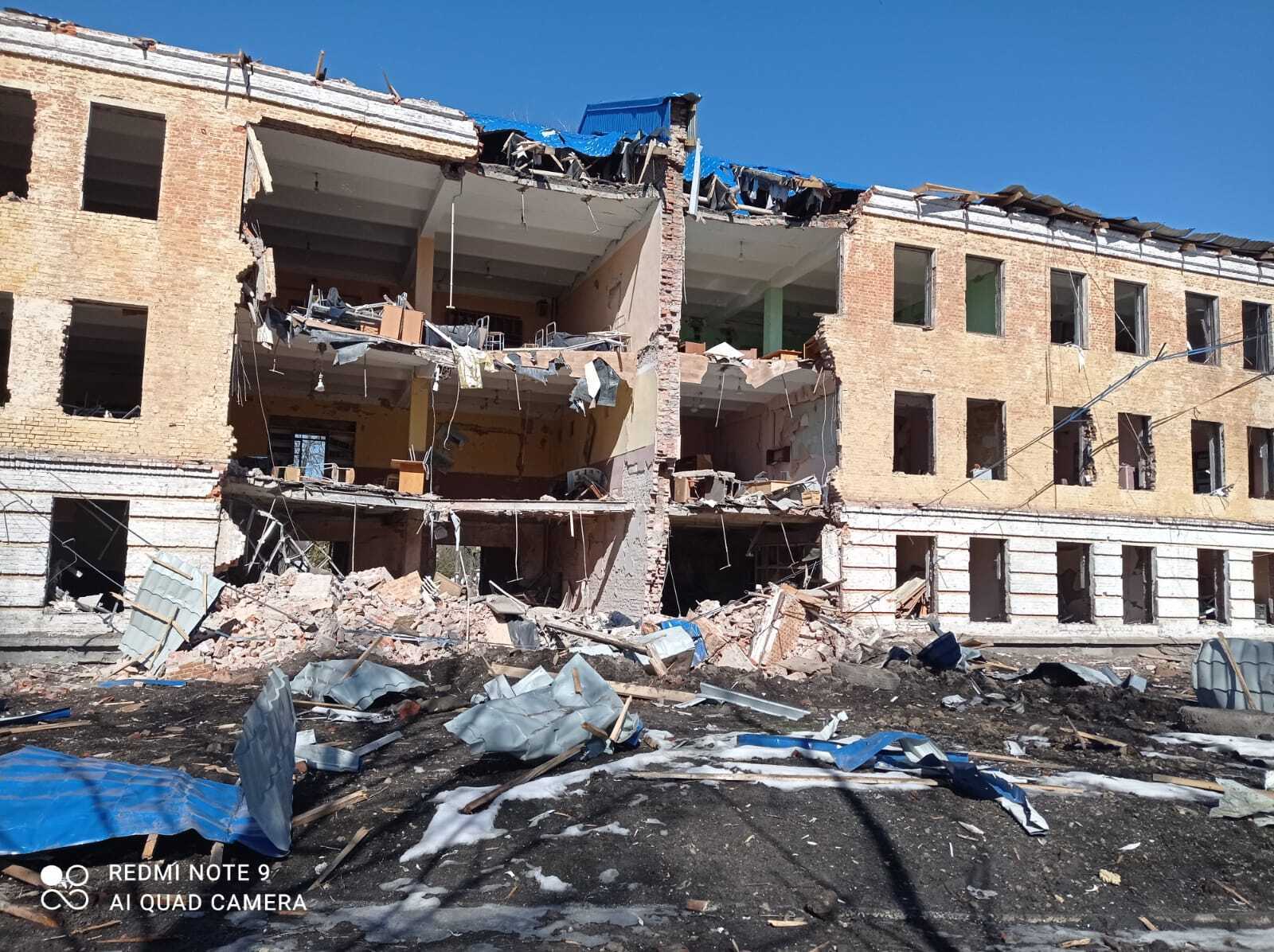 Разрушено здание кадетского корпуса в Сумах