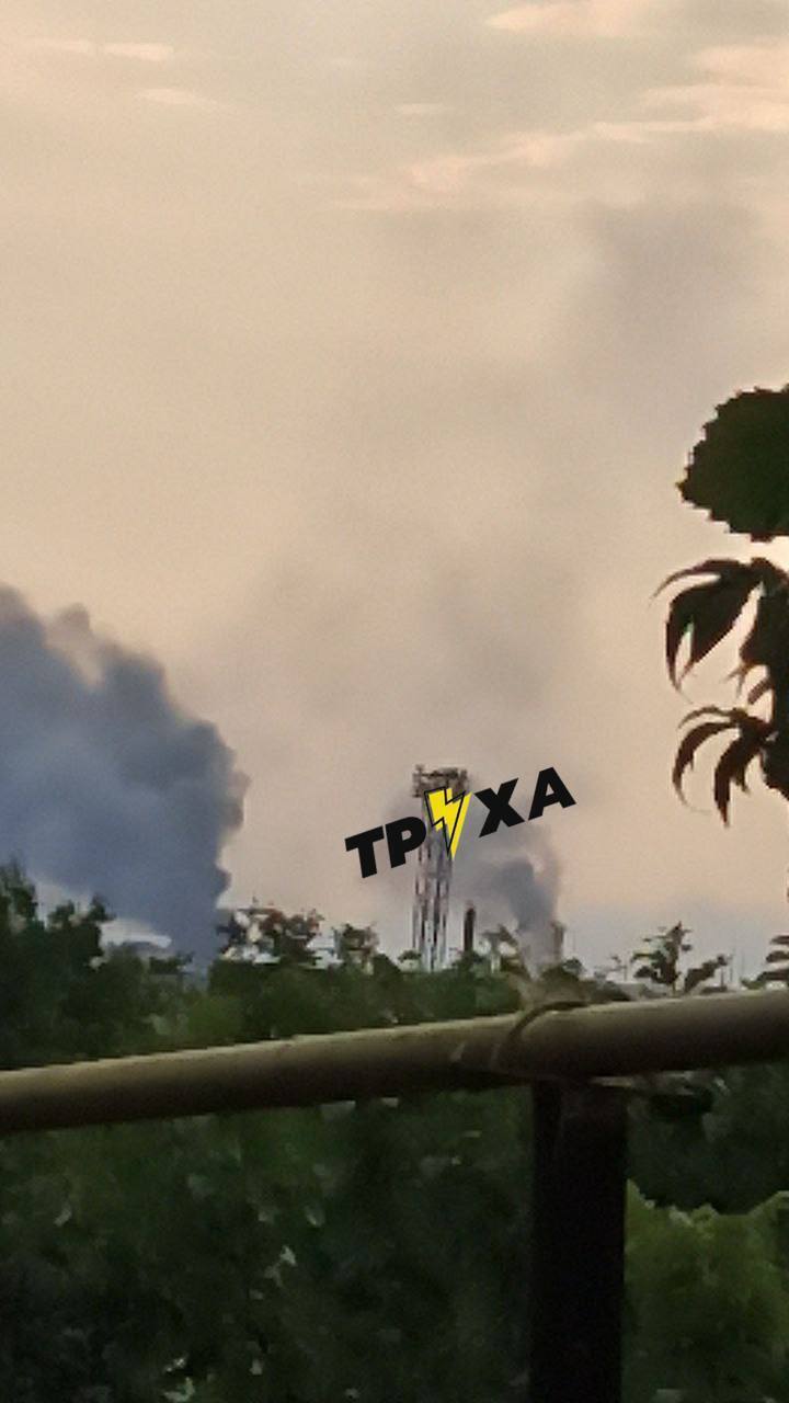 столбы дыма в Чернобаевке