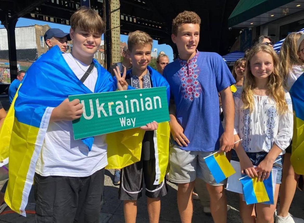 Перекресток на Брайтоне в русскоязычном районе Нью-Йорка переименовали в ''Украинский путь''