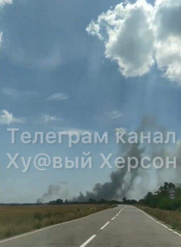 Взрывы и дым в Скадовске