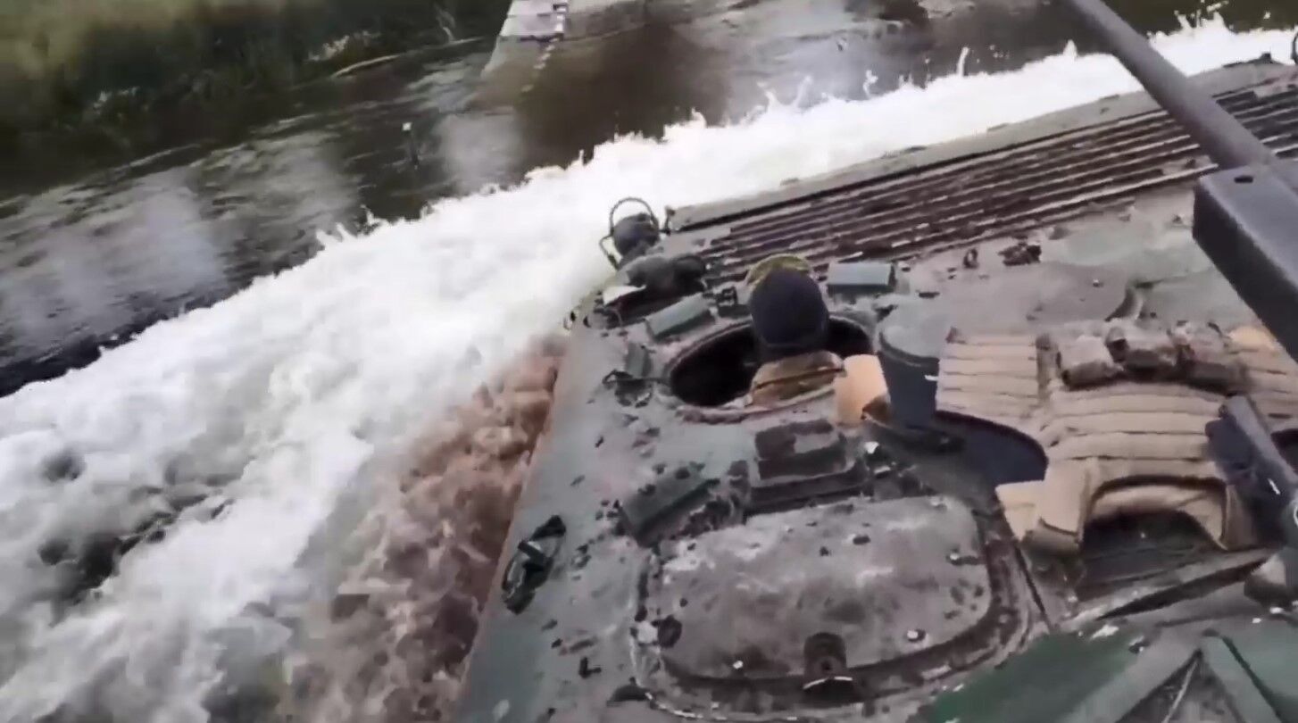 ВСУ показали, как форсировали реку Оскол на Харьковщине - первые кадры переправы