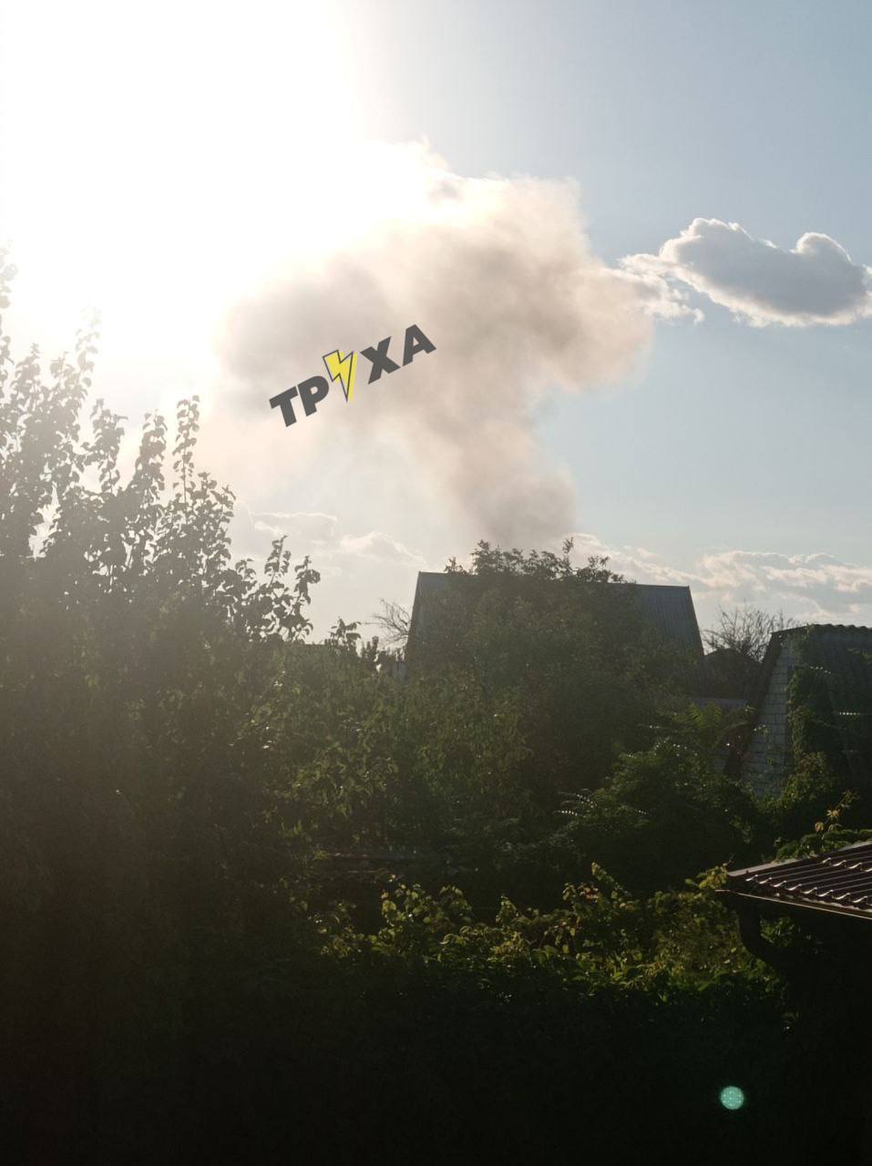 дым после взрыва в Херсонской области