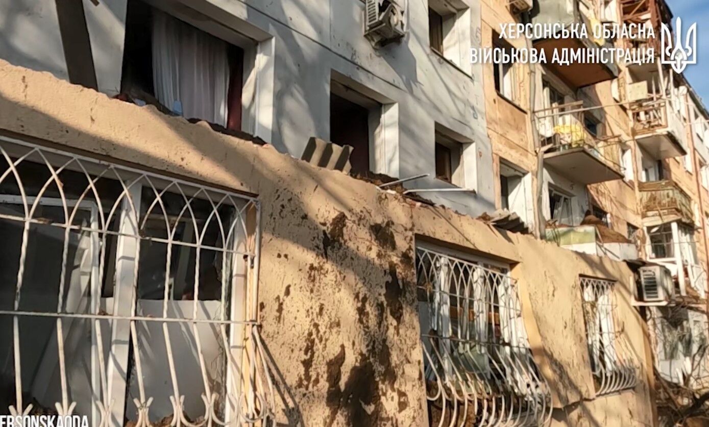 Взрывы в Херсоне: в ОВА показали последствия ударов армии рф (видео)