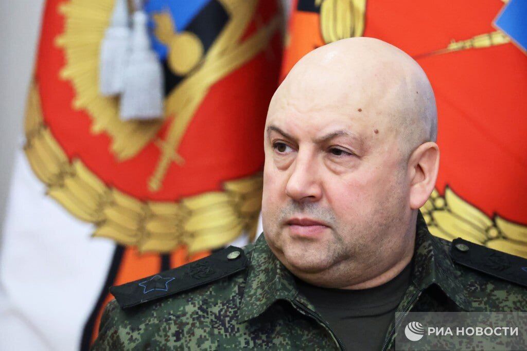 Герасимов вместо Суровикина: Шойгу провел ротацию руководителей армии рф (что известно)