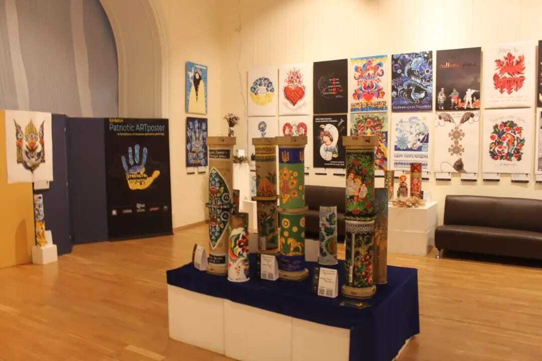 Благотворительные выставки украинских мастеров собирают деньги на нужды ВСУ