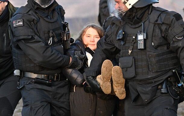 Німецькі поліцейські затримали екоактивістку Грету Тунберг (фото) 