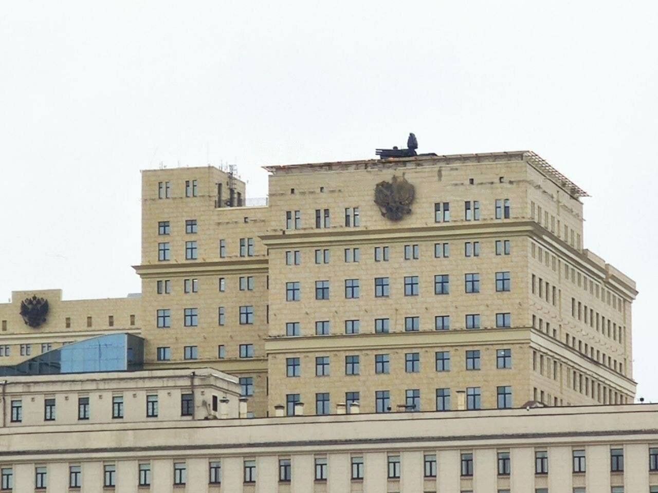 В Москве ''высадили'' установку С-300 на здание минобороны рф (видео)