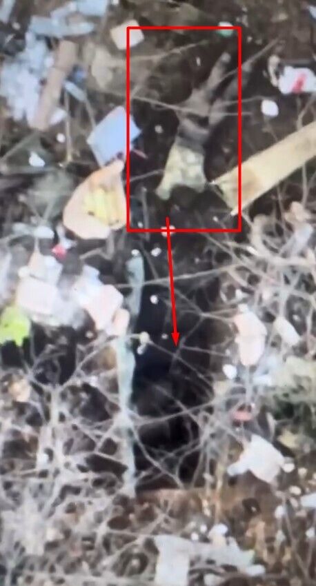 Бойцы ВСУ обнаружили ''нору'' с ''вагнеровцами'' под Соледаром и в тылу: окопы и блиндажи уничтожаются дронами (видео)