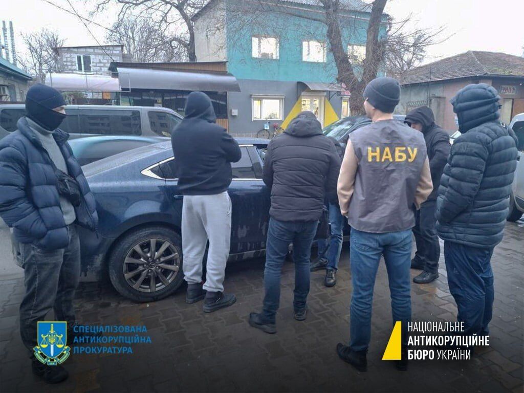 Погорел на взятке в $100 тысяч: разоблачен мэр одного из городов Одесщины
