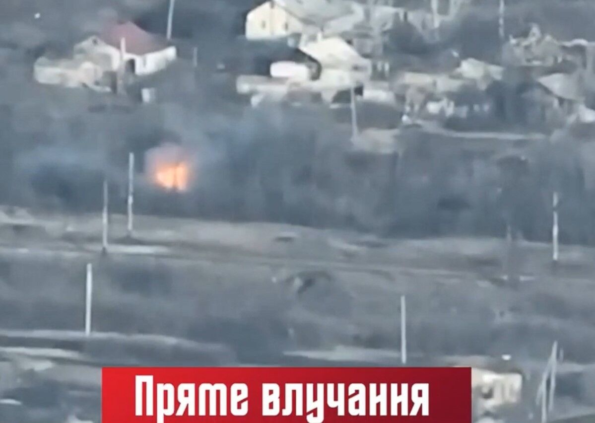 Под Бахмутом уничтожена российская САУ ''Нона'': поразительная детонация БК (видео)