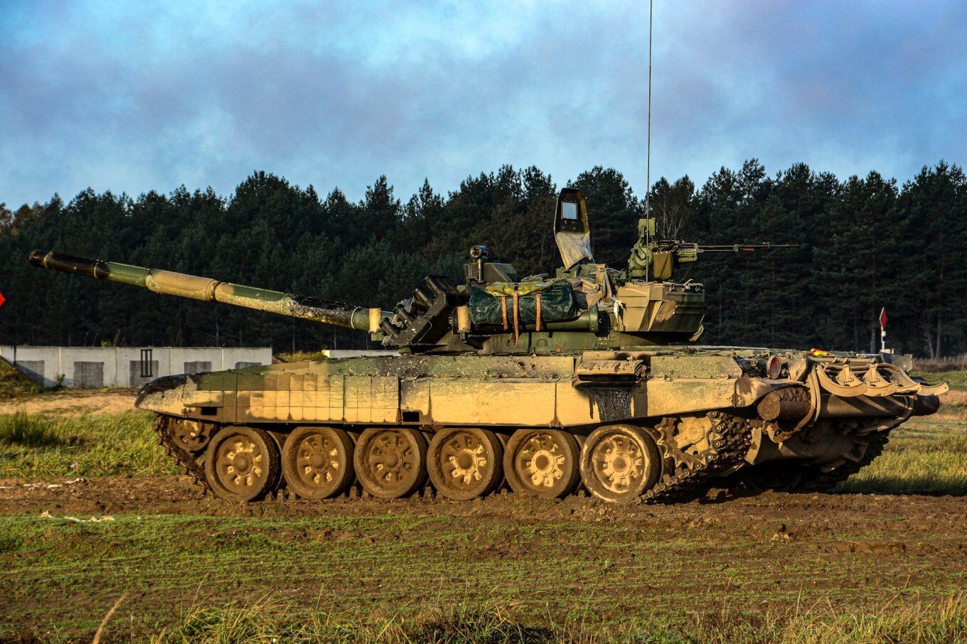 Танков много не бывает: Польша передает ВСУ 30 PT-91 в дополнение к Leopard 2