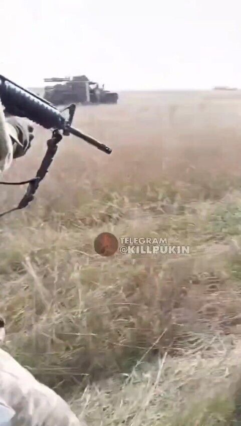 ЗСУ показали кадри контрнаступу на Херсонщині: пояснили, навіщо армії бронетехніка (відео)