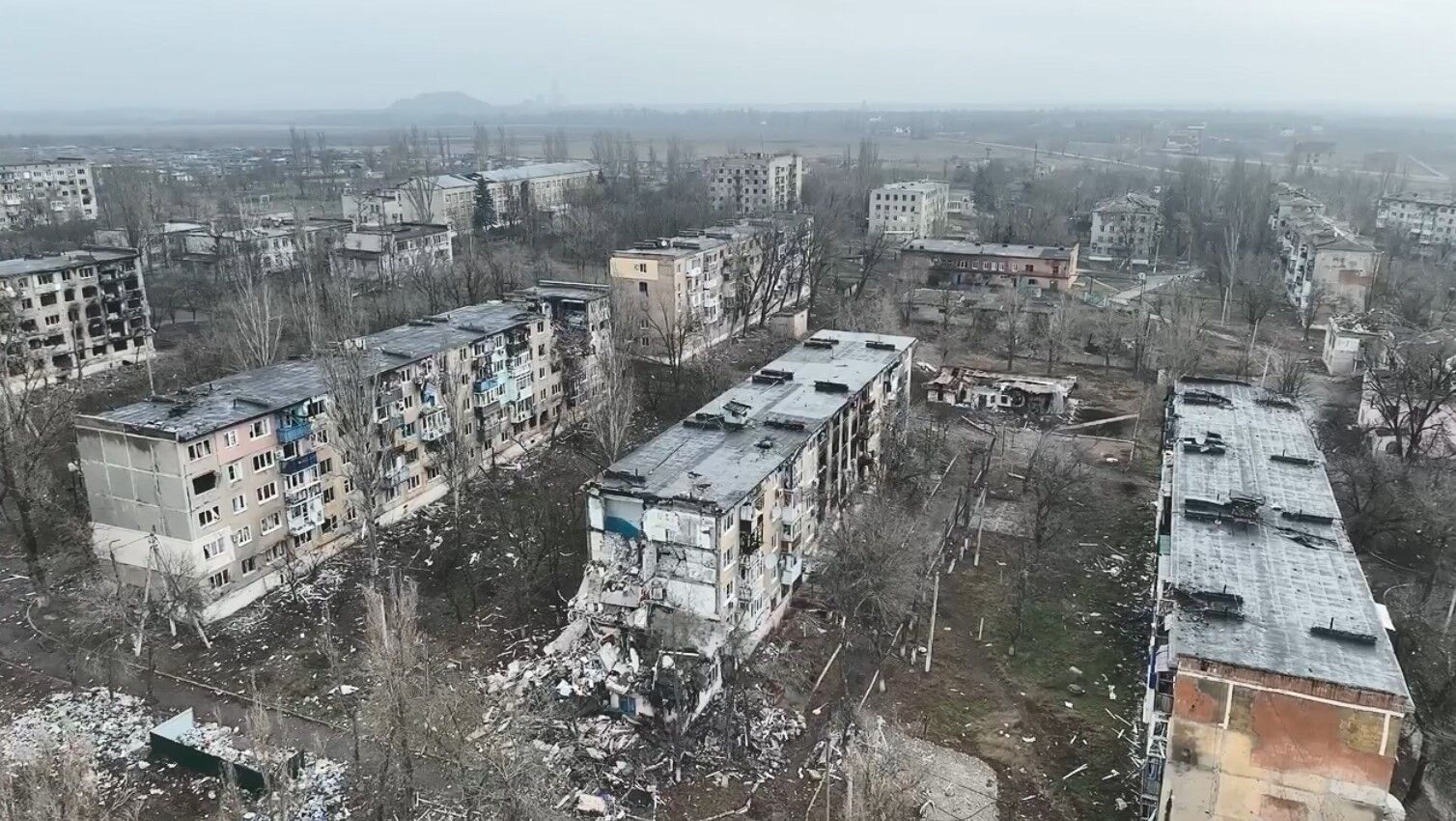 Кадри з Вугледара: ЗСУ показали, як виглядає місто, яке штурмує рф (відео)