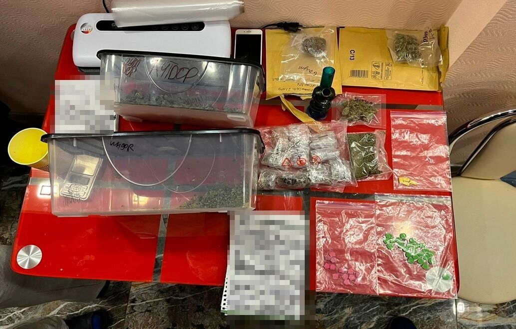 Продав наркотики через Телеграм-канал: київські правоохоронці затримали 19-річного зловмисника