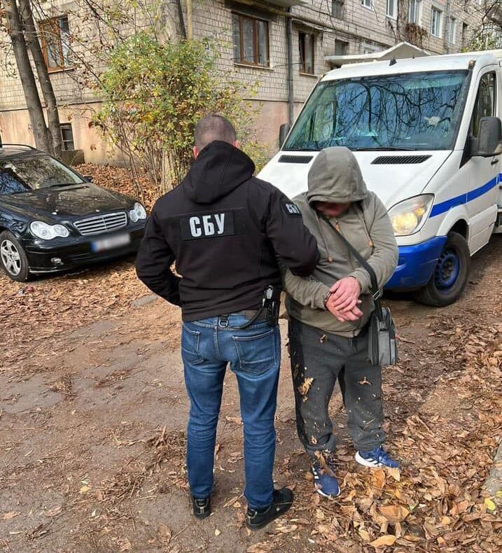 Викрито повний склад злочинної групи, учасники якої переправляли чоловіків із Чернівців до Молдови за 8 тисяч євро