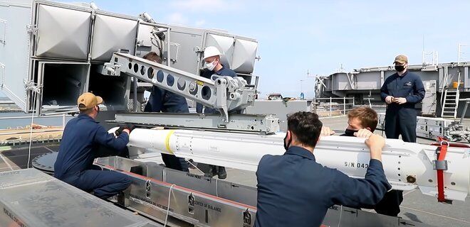 США в ближайшем пакете помощи могут предоставить Украине ракеты ПВО RIM-7 Sea Sparrow