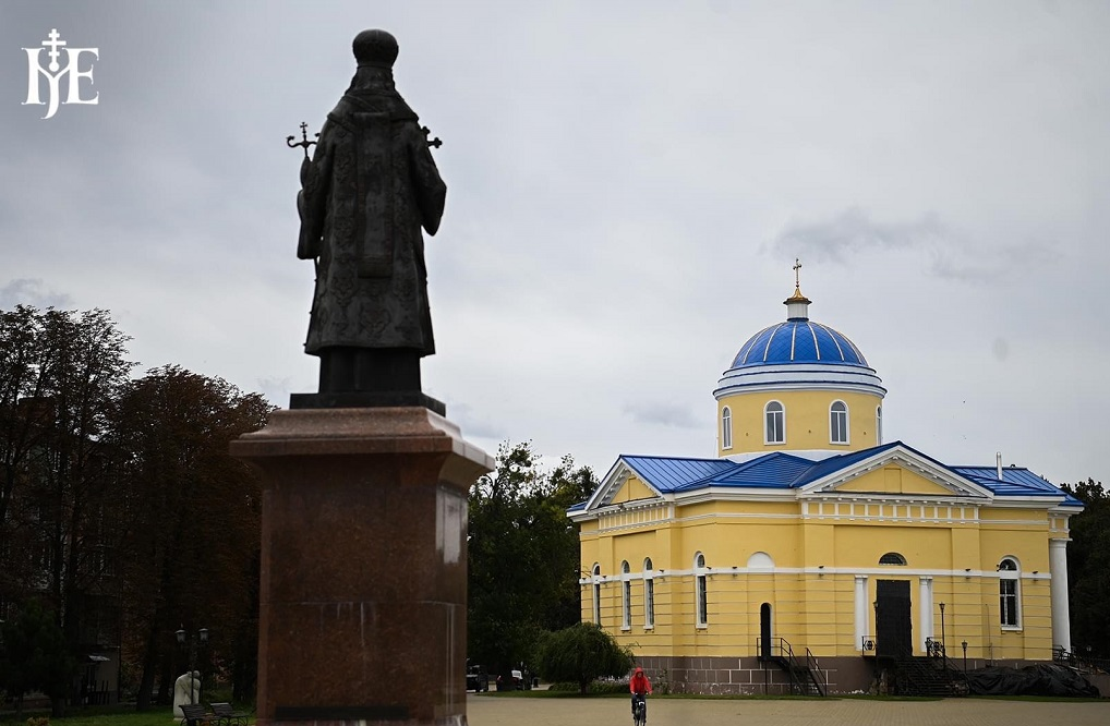 Митрополит Епіфаній нагородив орденом підприємця Коровченка, який відбудував історичну церкву в Прилуках