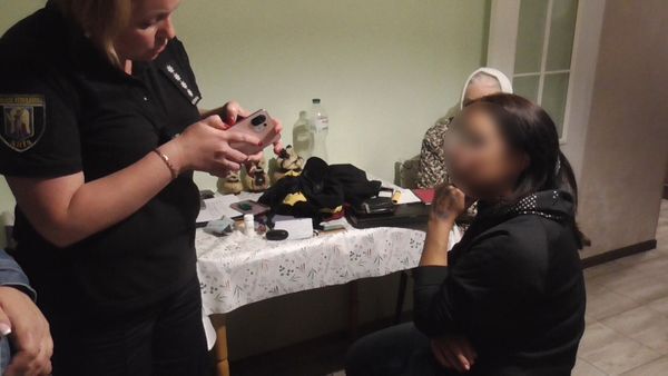 Співробітникам відділу кримінальної поліції вдалося затримати підозрювану неподалік тимчасового місця