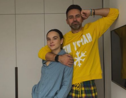 Подружжя Мірошніченко одягнуло піжами на знак підтримки дітей з важкими хворобами 