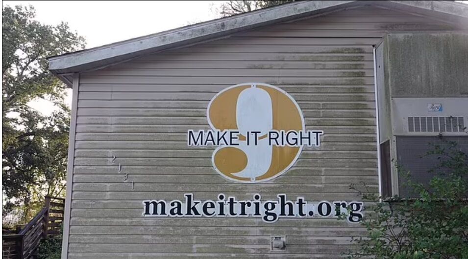 Актер погряз в судебных тяжбах, поскольку дома для пострадавших от ''Катрины'' стали полуразрушенными