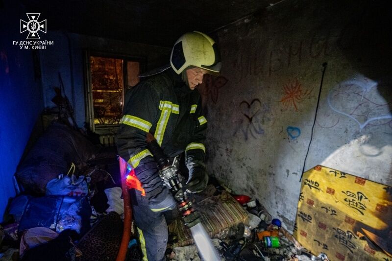 В Києві слась пожежа в багатоповерхівці (фото)