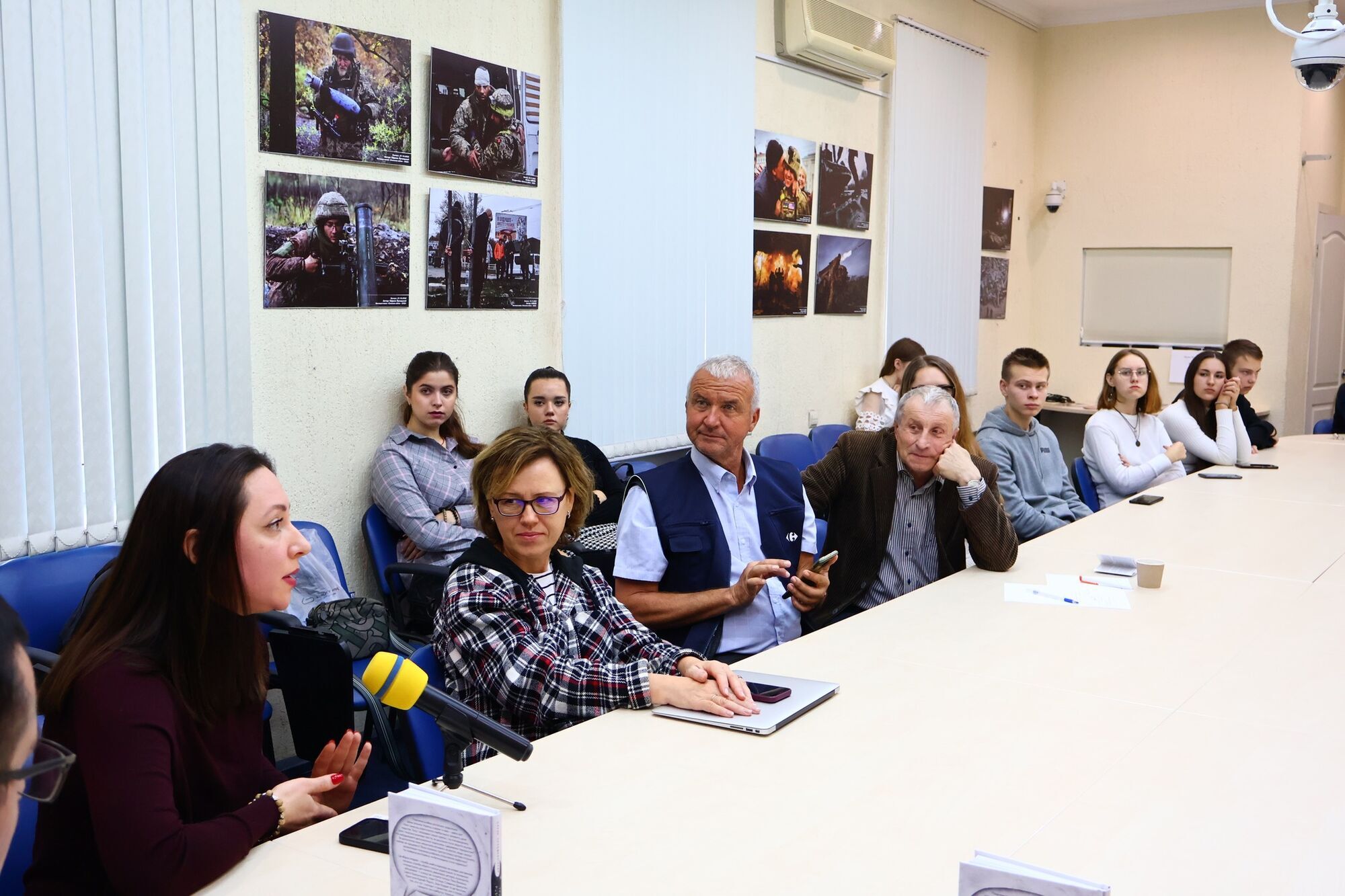 Екатерина Крутько за столом