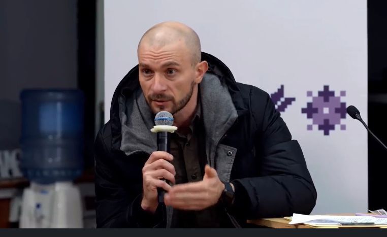 Сергей Усов во время выступления на круглом столе ''Волонтерство в Харьковском регионе: результаты и перспективы''