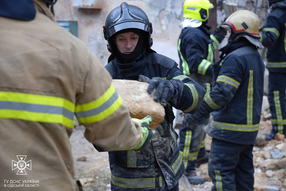 В Одессе из-за обвала дома могли пострадать бездомные