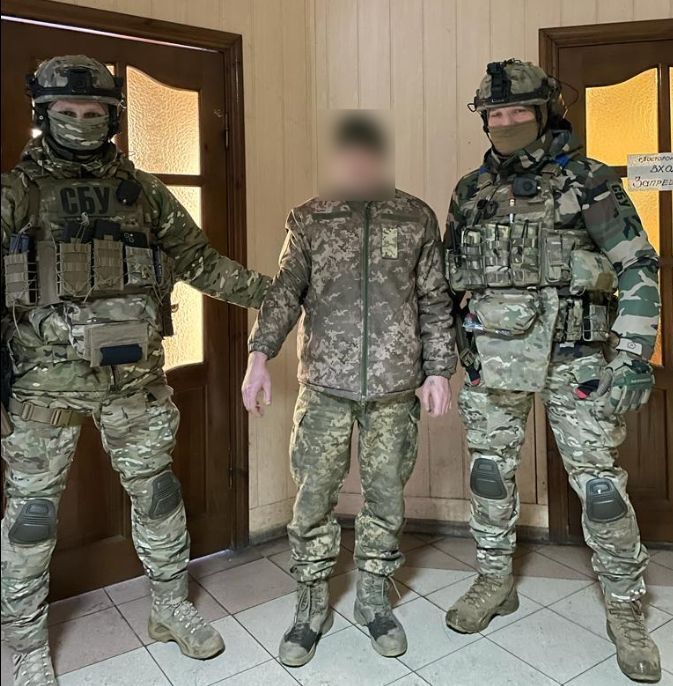 Передавали ФСБ місця знаходження складів боєприпасів та позиції ЗСУ: на Сумщині затримали двох агентів рф